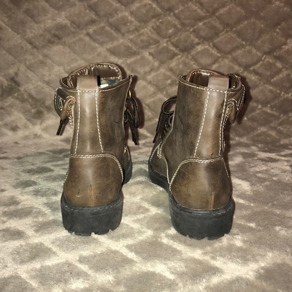 Rugged Outback boots - Picture 3 of 8